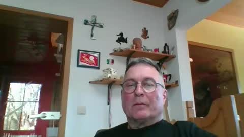 Snapshot of andybayern chatting on March 27, 1:55 pm andybayern online show from March 27, 1:55 pm