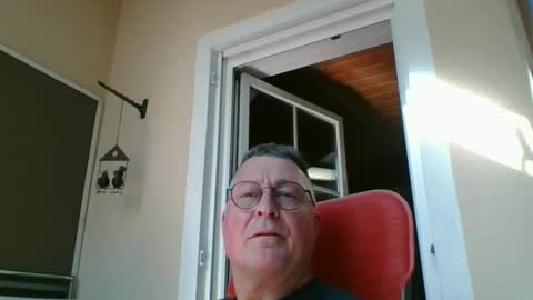 Snapshot of andybayern chatting on April 17, 10:07 am andybayern online show from April 17, 10:07 am