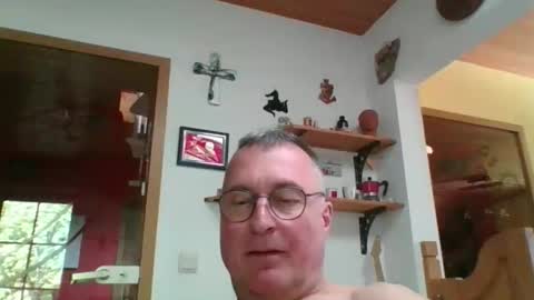 Snapshot of andybayern chatting on May 12, 2:36 pm andybayern online show from May 12, 2:36 pm