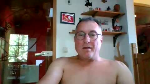 Snapshot of andybayern chatting on June 3, 3:50 pm andybayern online show from June 3, 3:50 pm