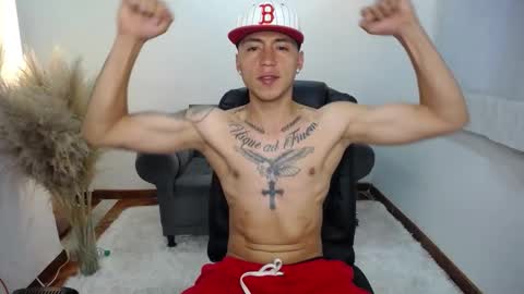 andyderek1 online show from December 17, 11:16 am