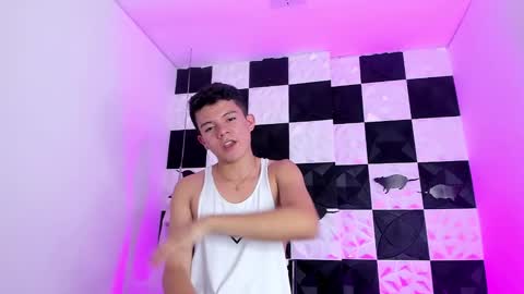 andyfame11 online show from October 28, 7:05 pm