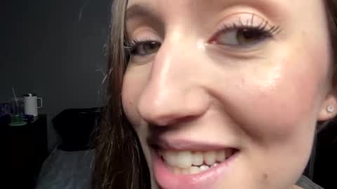 Snapshot of andyhayes69 chatting on January 3, 2:21 am andyhayes69 online show from January 3, 2:21 am