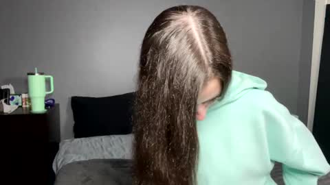 Snapshot of andyhayes69 chatting on February 18, 1:21 am andyhayes69 online show from February 18, 1:21 am