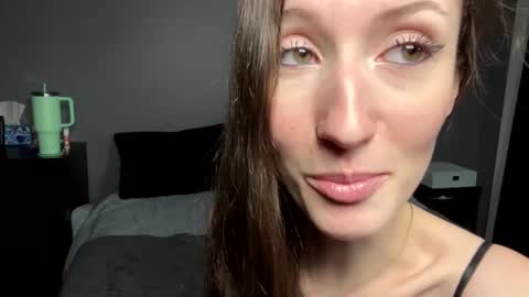 Snapshot of andyhayes69 chatting on February 23, 1:24 am andyhayes69 online show from February 23, 1:24 am