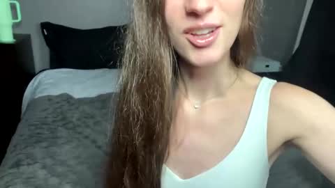 Snapshot of andyhayes69 chatting on March 10, 6:59 am andyhayes69 online show from March 10, 6:59 am