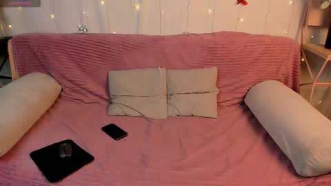 Snapshot of andyjey_ chatting on December 21, 1:29 pm Mandy and Andy online show from December 21, 1:29 pm