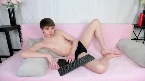 Snapshot of andyjey_ chatting on March 1, 7:16 pm Mandy and Andy online show from March 1, 7:16 pm