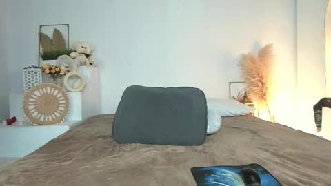 Snapshot of andyjey_ chatting on March 14, 4:29 am Mandy and Andy online show from March 14, 4:29 am