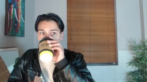Snapshot of andyjoy_ chatting on May 4, 11:39 am Andy Joy online show from May 4, 11:39 am
