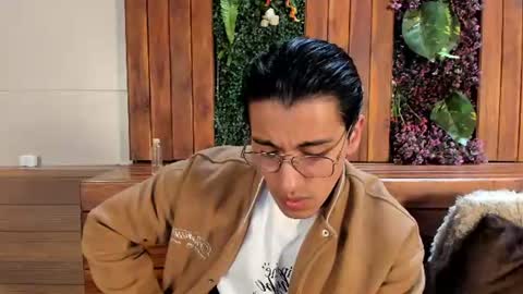 Snapshot of andyjoy_ chatting on June 15, 11:34 am Andy Joy online show from June 15, 11:34 am