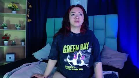 Snapshot of andylovera_ chatting on December 16, 11:26 am Andy online show from December 16, 11:26 am