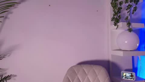 Snapshot of andypalmerr chatting on April 18, 6:17 am andypalmerr online show from April 18, 6:17 am