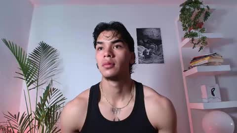 Snapshot of andypalmerr chatting on May 27, 11:40 am andypalmerr online show from May 27, 11:40 am