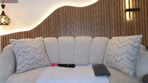 Anell online show from June 13, 7:12 pm