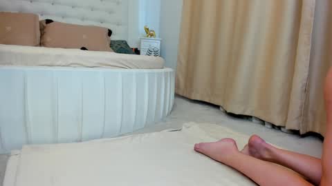 Snapshot of anemarie1996 chatting on December 16, 8:31 am Anne online show from December 16, 8:31 am