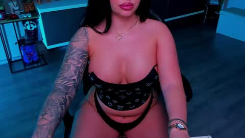 Anne online show from April 29, 5:30 pm
