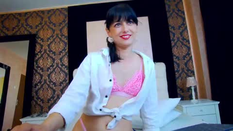 Snapshot of aneshereforu chatting on March 11, 2:40 pm Anes online show from March 11, 2:40 pm
