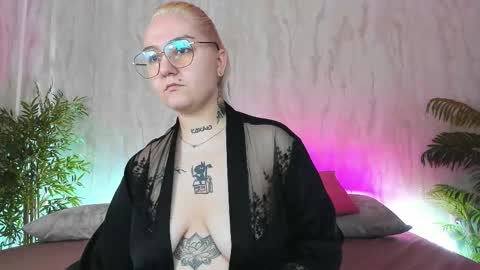 Snapshot of anet_dream chatting on November 28, 5:04 pm Anet Dream online show from November 28, 5:04 pm