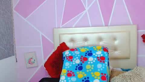 Snapshot of ange_drty chatting on April 26, 12:30 am ange_drty online show from April 26, 12:30 am