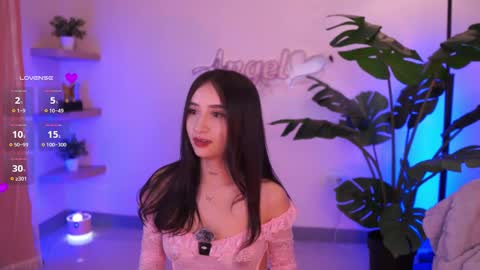 Snapshot of angeeel_ chatting on September 17, 3:30 am Angel online show from September 17, 3:30 am