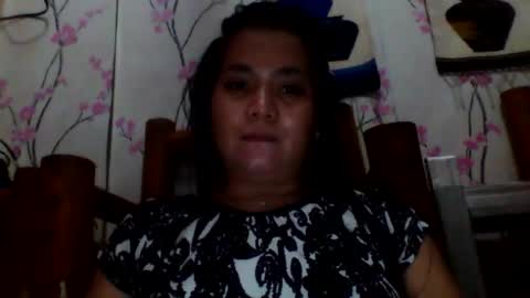 Snapshot of angel_2626 chatting on October 25, 10:12 am angel_2626 online show from October 25, 10:12 am