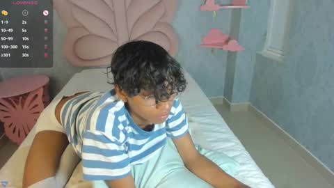 Snapshot of angel__sweet18 chatting on March 11, 12:22 am online show from March 11, 12:22 am