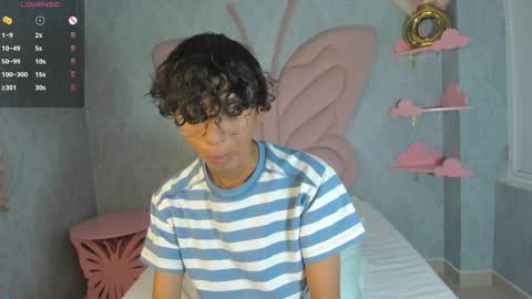 Snapshot of angel__sweet18 chatting on March 11, 3:26 am online show from March 11, 3:26 am