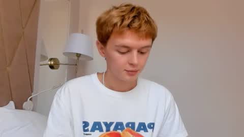 Snapshot of angel_andreww chatting on July 7, 12:09 pm angel_andreww online show from July 7, 12:09 pm