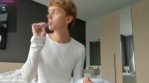 Snapshot of angel_andreww chatting on July 25, 9:29 am angel_andreww online show from July 25, 9:29 am