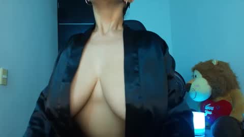 angel blackhot online show from April 14, 3:12 am