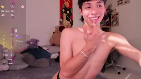 Snapshot of angel_bless19 chatting on May 6, 8:25 pm Angel help me with 100 thumbs up online show from May 6, 8:25 pm