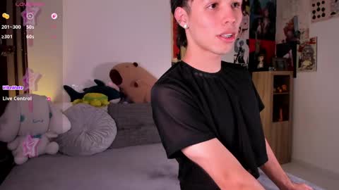 Snapshot of angel_bless19 chatting on June 2, 8:11 pm Angel help me with 100 thumbs up online show from June 2, 8:11 pm