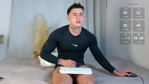 Snapshot of angel_boy01 chatting on May 14, 1:12 am angel_boy01 online show from May 14, 1:12 am