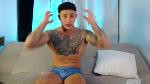 Snapshot of angel_boy01 chatting on June 17, 1:19 am angel_boy01 online show from June 17, 1:19 am