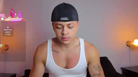 Snapshot of angel_cuervo chatting on November 13, 12:37 pm Angel Cuervo online show from November 13, 12:37 pm