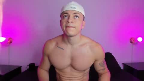 Snapshot of angel_cuervo chatting on November 25, 12:27 pm Angel Cuervo online show from November 25, 12:27 pm