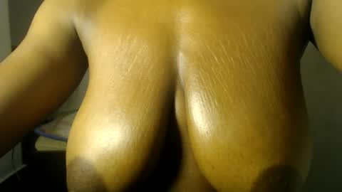 Snapshot of angel_daisyy chatting on July 24, 9:46 pm Daisy online show from July 24, 9:46 pm