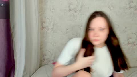 Snapshot of angel_doll585 chatting on January 13, 1:02 am Fallen Angel online show from January 13, 1:02 am