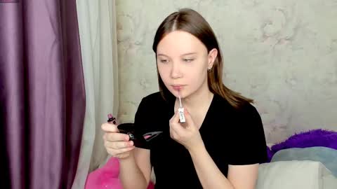 Snapshot of angel_doll585 chatting on February 16, 7:49 pm Fallen Angel online show from February 16, 7:49 pm