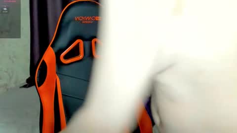 Snapshot of angel_doll585 chatting on October 7, 10:40 pm Fallen Angel online show from October 7, 10:40 pm