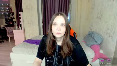 Snapshot of angel_doll585 chatting on October 30, 12:12 am Fallen Angel online show from October 30, 12:12 am