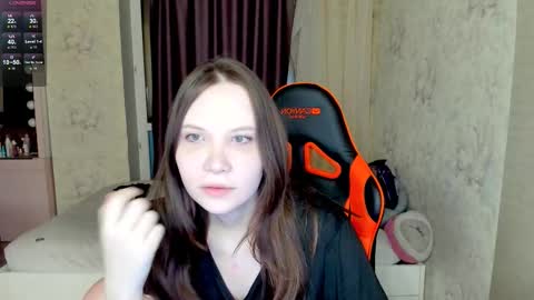 Snapshot of angel_doll585 chatting on November 16, 12:16 am Fallen Angel online show from November 16, 12:16 am