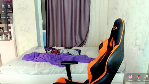 Snapshot of angel_doll585 chatting on November 17, 11:54 pm Fallen Angel online show from November 17, 11:54 pm