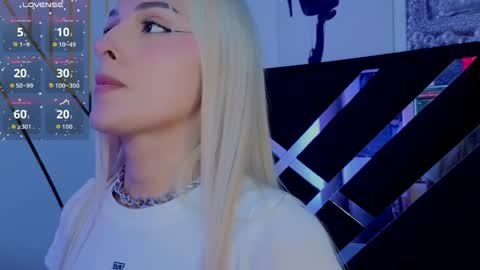 Snapshot of angel_dragun chatting on May 6, 3:13 am Angel-dragun online show from May 6, 3:13 am