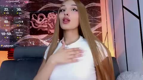 Snapshot of angel_dragun chatting on June 10, 3:39 am Angel-dragun online show from June 10, 3:39 am