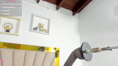 Snapshot of angel_dthroat chatting on December 18, 3:11 pm ANGHEL online show from December 18, 3:11 pm