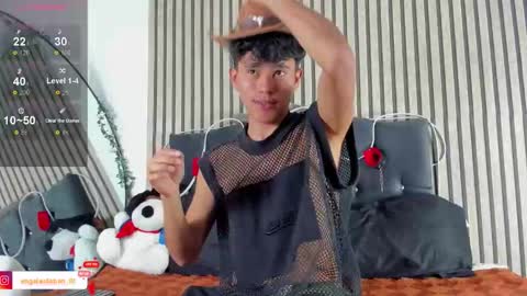 ngel Esteban  online show from February 4, 7:09 pm