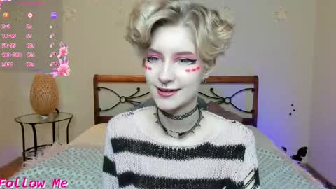 Snapshot of angel_julles chatting on October 31, 2:12 am Angel Dust online show from October 31, 2:12 am