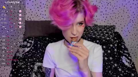 Snapshot of angel_julles chatting on February 18, 9:05 am Angel Dust online show from February 18, 9:05 am